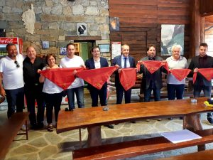 Minyons marxem a Còrsega!